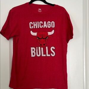 NBA | (XL / 14-16) Women’s Chicago Bulls Red Cotton Tee